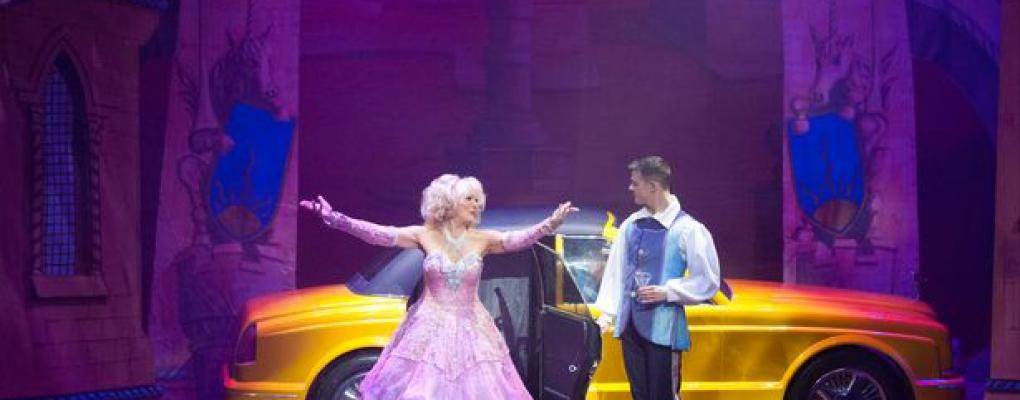 Nottingham Theatre Royal panto Beauty and the Beast