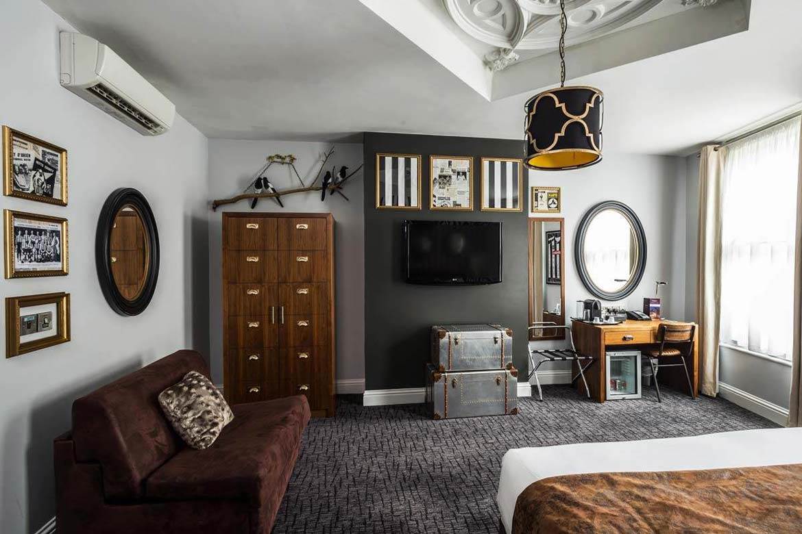 Privilege Room in Nottingham mercure-nottingham-city-centre-hotel-privilege-bedroom-2.jpg