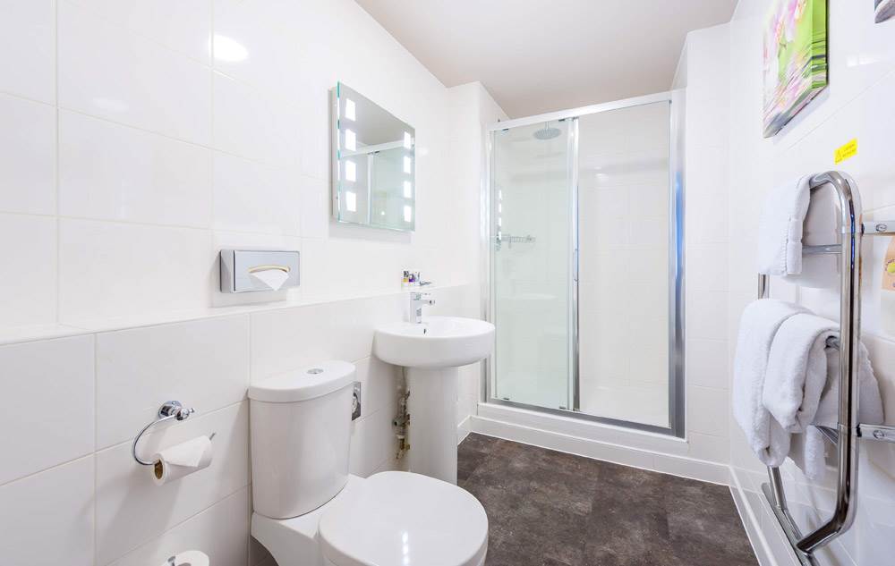 Standard King Room in Nottingham bathroom-2.jpg